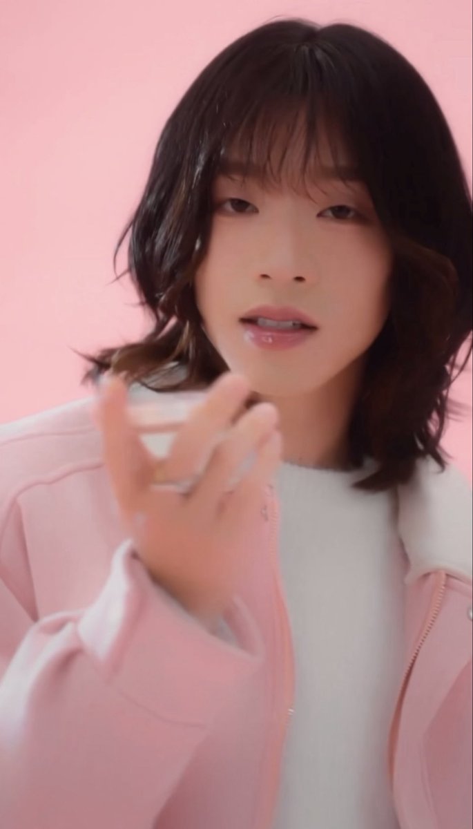 mayu04180918's tweet image. うつくしい🥹♡
チーク嬉しい☺️

#ほっぺに咲いた君のBUDDiiS
#FORENCOS #フォレンコス #BUDDiiS