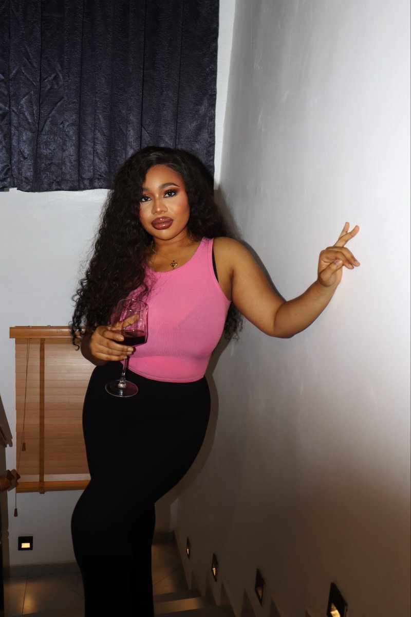 jessicalfreddd's tweet photo. 👄👄 https://t.co/JCxz9fil4Q
