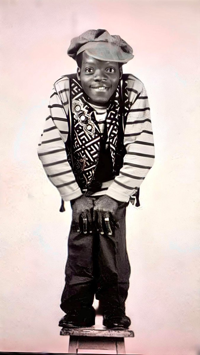 Prom_Ivoire's tweet image. Une pensée pieuse pour la mémoire du comédien Djessan Ayateau, surnommé Ayatollah et de son vrai nom Albert N’guessan Gniba, né le 16 novembre 1964 à Tiagba et mort le 4 octobre 2006 à Yopougon.
#Houphouetology