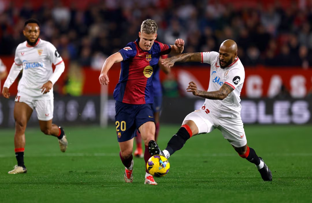 engagevult's tweet photo. Saturday football fever! ๐ฅ
#MatchdayFocus:
โซ Newcastle vs Forest
๐ Brentford vs Man City
๐ซ๐ท Lille vs PSG
๐ช๐ธ Sevilla vs Barcelona
๐ด Celta Vigo vs Atlรฉtico
Which oneโs your pick tonight? ๐ https://t.co/Ar7IkanpBo