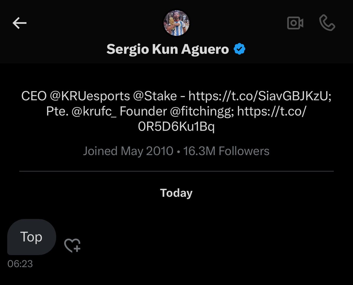 notEezzy's tweet image. my favorite footballer sent me a dm saying “top” today

I don’t know what it means but I’m ecstatic 

GOAT @aguerosergiokun 🐐