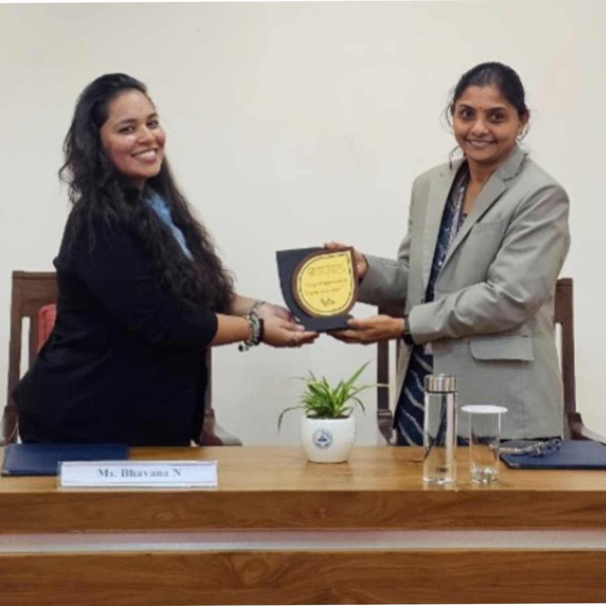 KristuJayantiU's tweet image. 💡 #AlumniInteraction on “Software Development Journey &amp;amp; Power of #CRM”
The Dept of #ComputerScience (PG), #KristuJayantiUniversity, hosted alumna Ms. Bhavana N, #BusinessAnalyst at #Aliaxis, Bengaluru, on 27 Sept 2025.
 instagram.com/p/DPaxpFnkmbT