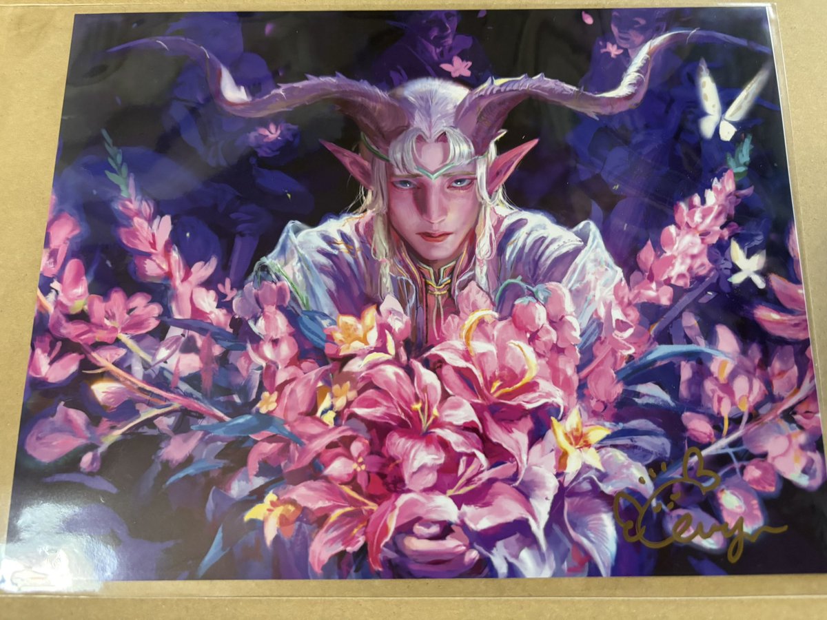 今日は東京MTGのアートバザーで一目惚れしたローウィンのアートプリント購入
額装の手配も終わったので飾れる日が待ち遠しいわよ