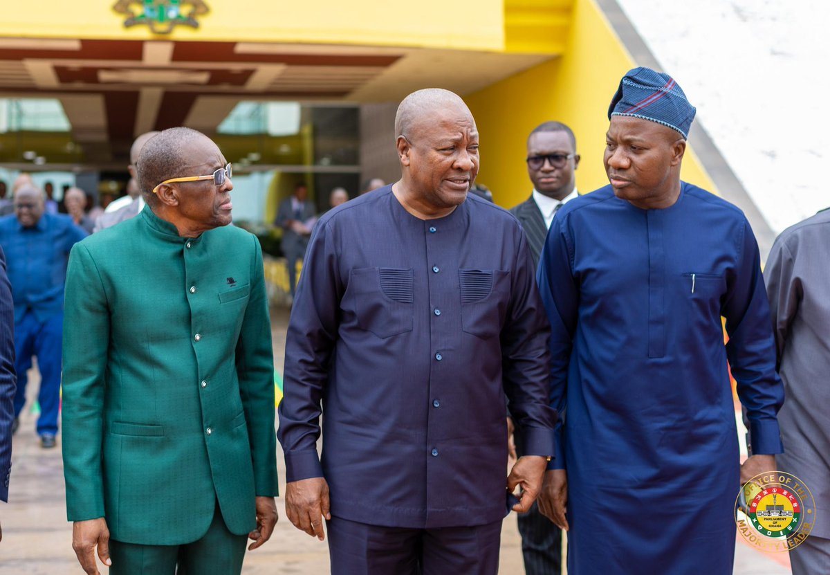 AlobigiP's tweet photo. @ayariga_mahama Day 4 of tweeting until I get Honourable Mahama Ayariga invite to Parliament and a scholarship to proceed my education.
Majority Leader, @ayariga_mahama #Bawkucentral #GhanaParliament https://t.co/HvH4rr9hyA