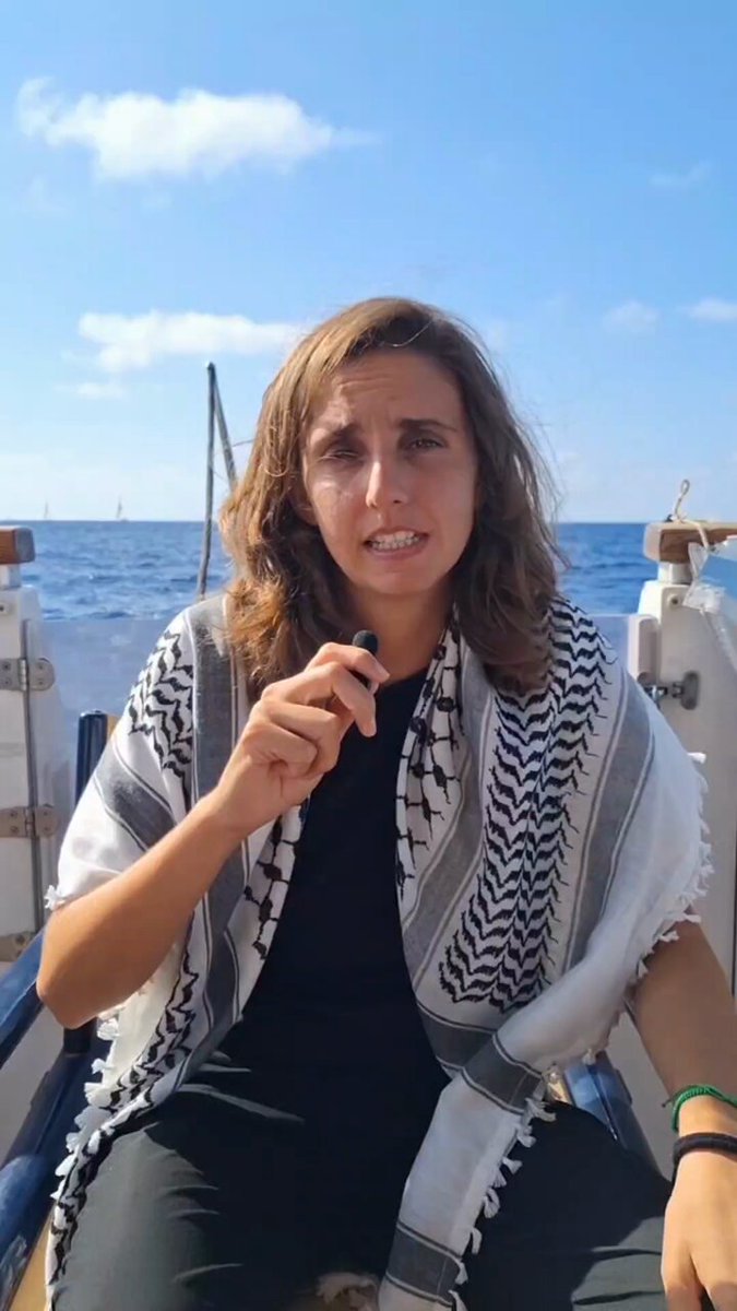 CambrolleMar's tweet photo. @luciadalda @Serigne_Mbaye_ y @alemvelasco_ secuestrados en aguas internacionales cuando iban en la #Flotilla en misión humanitaria a #Gaza y recluidos ilegalmente en prisión por el Estado genocida de Israel, se niegan a firmar el documento de extorsión de Israel en el que dice que entraron ilegalmente al país y que supone la condición para su liberación y repatriación a España. 

ORGULLO ✊🏾 de compatriotas y ORGULLO de la militancia de @PODEMOS