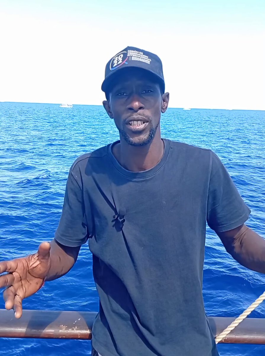 CambrolleMar's tweet photo. @luciadalda @Serigne_Mbaye_ y @alemvelasco_ secuestrados en aguas internacionales cuando iban en la #Flotilla en misión humanitaria a #Gaza y recluidos ilegalmente en prisión por el Estado genocida de Israel, se niegan a firmar el documento de extorsión de Israel en el que dice que entraron ilegalmente al país y que supone la condición para su liberación y repatriación a España. 

ORGULLO ✊🏾 de compatriotas y ORGULLO de la militancia de @PODEMOS