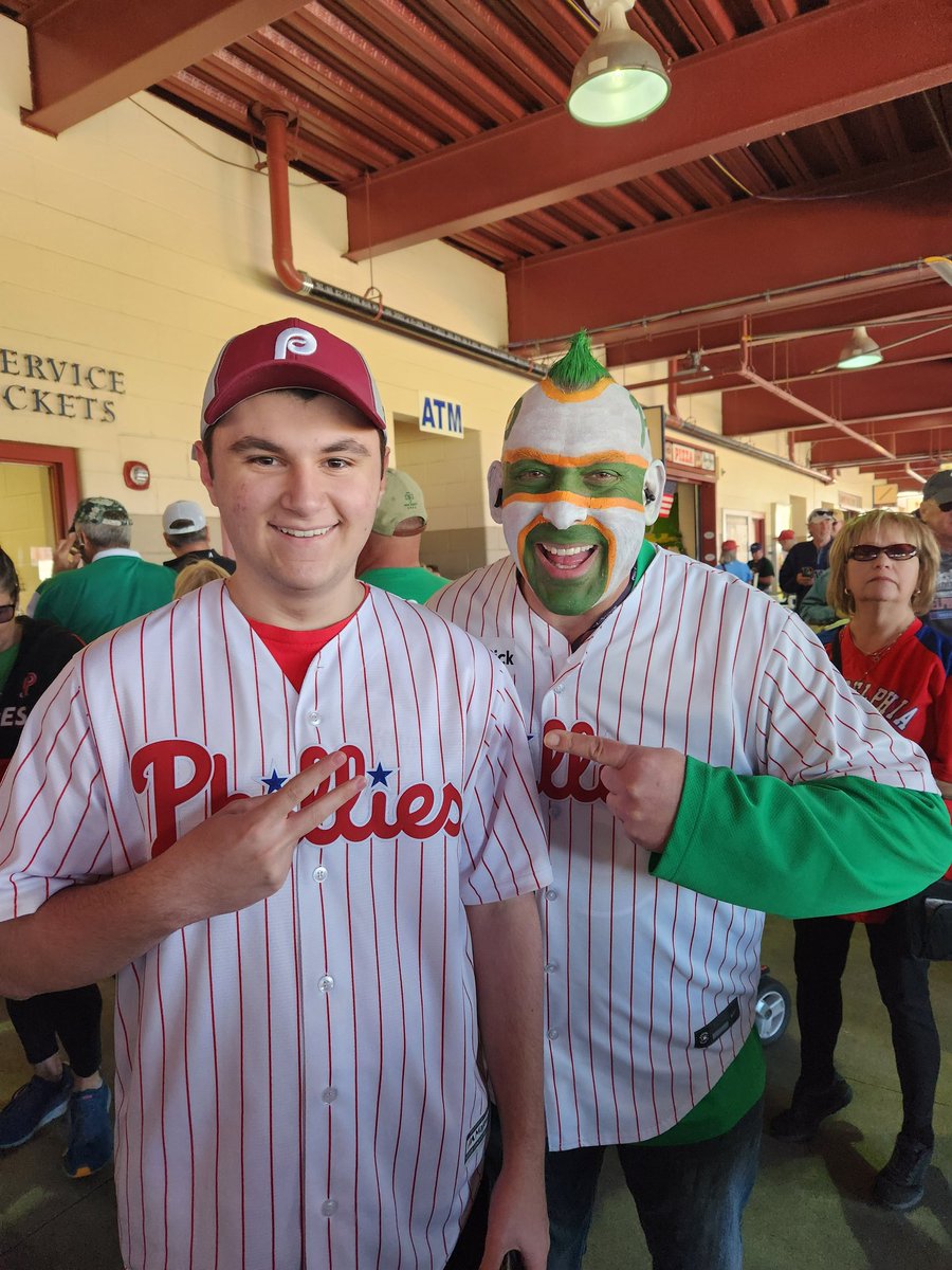Cheeze_holein1's tweet photo. HAPPY 17TH COLE...
GO PHILS, GO BIRDS https://t.co/rForMV7tJD