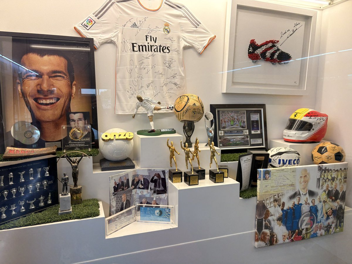 Today's amazing setting for our signing with Zinedine Zidane