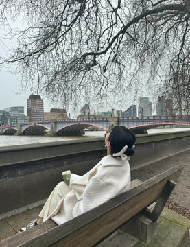 Ava Bloom tweet media