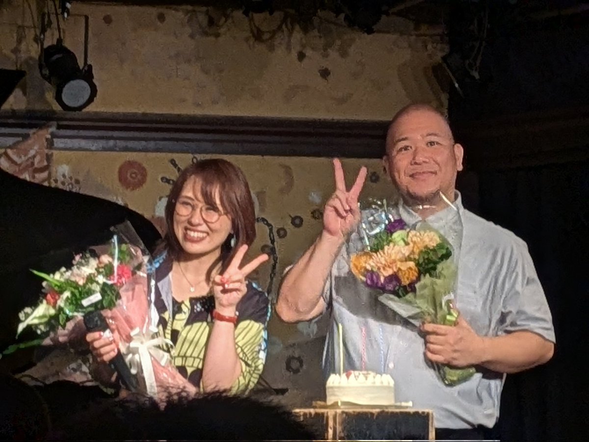 高橋涼子さんのライブを拝見してワークショップに向かうというとても充実した1日でした✨
涼子さんの柔らかなお声からは力強いメッセージが心に寄り添うように届きます。
きっとそんな力が涼子さんの魅力なんだと思います💝
わたしも頑張ろうと思える力をいただきました！
ありがとうございました💐