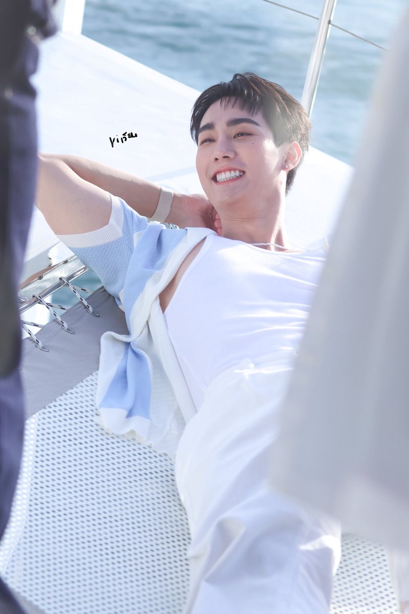 vvvvv_bp's tweet photo. 251005
@fforcejs 
Sunshine with you today

FORCE DRALLY IN YACHT
#DrAllyTripxForce
#fforce_ https://t.co/LeuVAKOtPQ