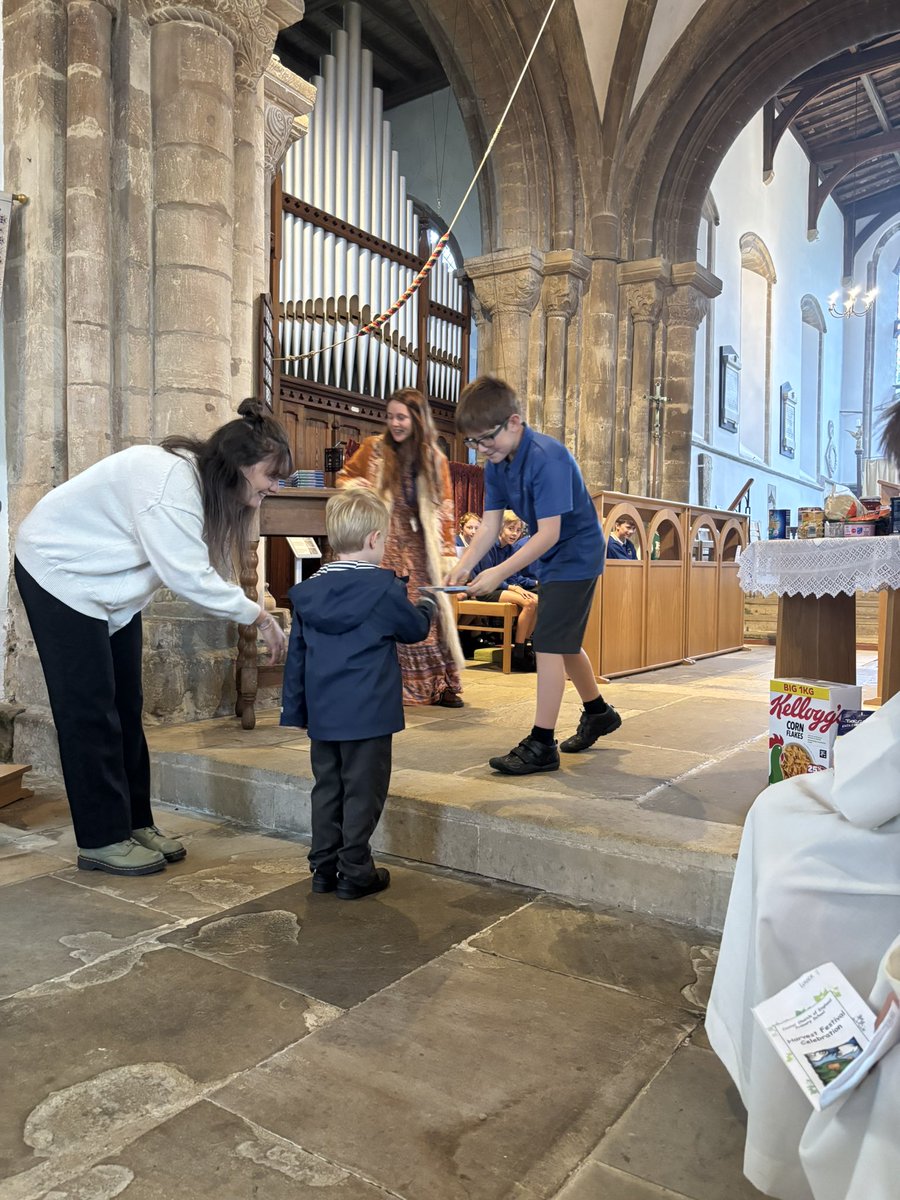 CastorSchool's tweet photo. What a wonderful Harvest service, beautifully led by Mrs B. Our Reception children were proudly presented their bibles by their school buddies — to mark the start of their journey.
A huge thank you to all the parents and carers who joined us; the church was full to the brim! https://t.co/ACYZoRrtcq