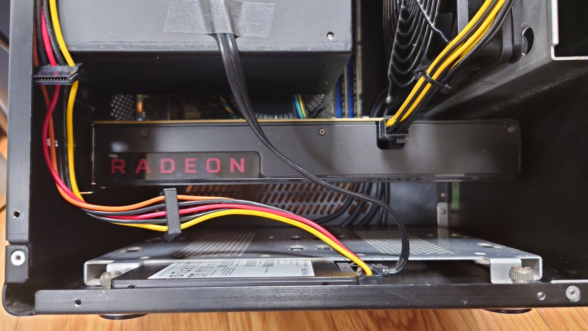 Pine1973's tweet image. ビンテージなパーツで
１台組んだよー(*´∀`)♪
i7 3770
Radeon RX480 8GB
ZorinOS
5インチなブルーレイドライブが積めるITXケースは貴重よ(*´∀`)♪
#モンハンワイルズベンチマーク
#MonsterHunterWilds
#ZorinOS #Steam
#Radeon #RX480