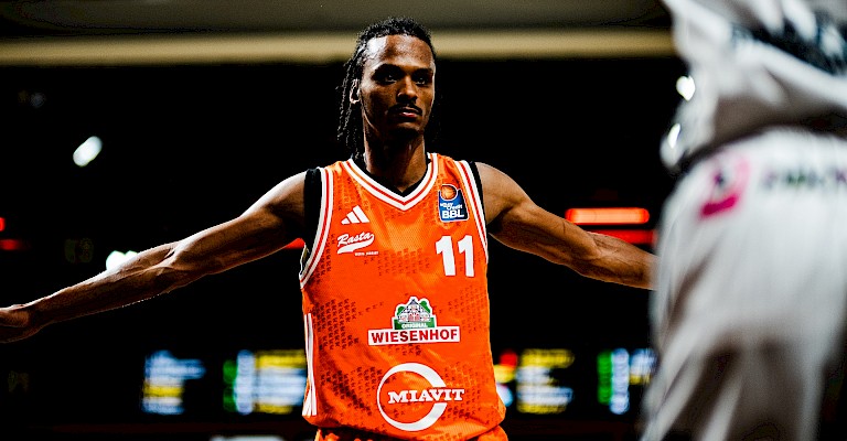 LucaVirgilio's tweet photo. Alonzo Verge keeps doing great things in Europe. He is playing for Rasta Vechta in Germany and Zo is currently averaging 20 points, 5 rebounds and 8.5 assists in 26 minutes per game #ProBigRed https://t.co/A3gsxAh6V3
