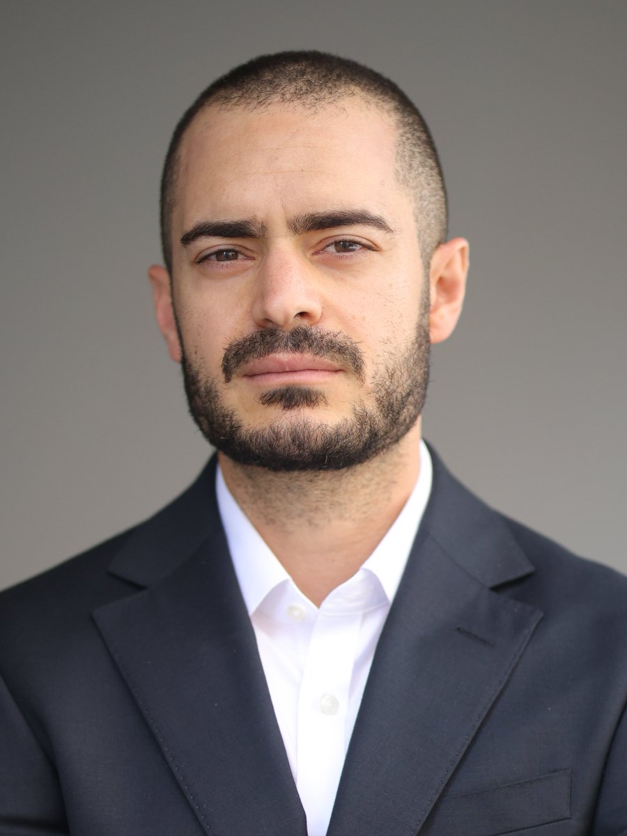 נאור נרקיס צודק.

אתם אולי לא מסכימים עם הדרך שלו, אולי הטרמינולוגיה שלו קשה לעיכול, אתם בטח לא מסכימים עם כל מה שהוא אומר. יודעים מה, גם אם אתם לא מסכימים עם רוב מה שהוא אומר ועושה, יש נקודה של צדק בטענות שלו. ואני חושב שהמון אנשים מתנגדים לו באופן פומבי אבל עמוק בלב מרגישים