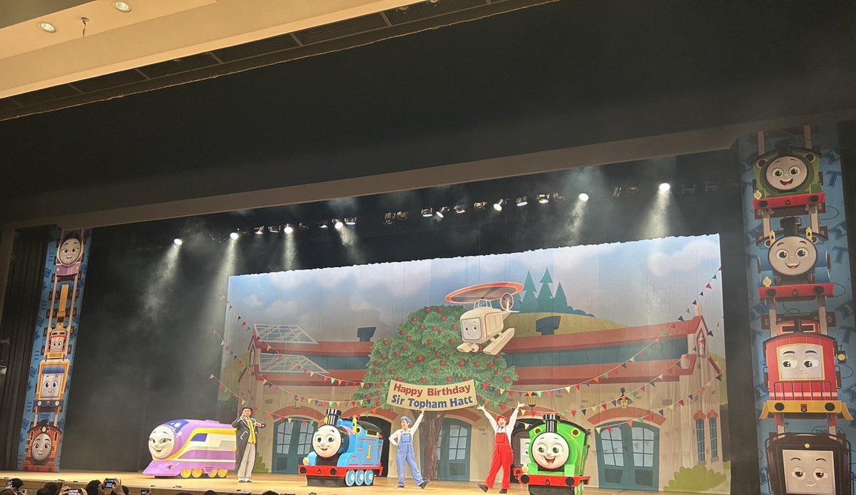 12green_tea's tweet photo. きかんしゃトーマス🚂
ファミリーミュージカル🎵

浦安市文化会館公演✨
ご来場頂きまして、ありがとうございました🙇‍♀️

初フォトタイム…ドキドキ！
一緒に応援したり踊ったり♪
とっても楽しかったです！！
またソード島で会えますように⛰️ https://t.co/5IWHBBQTh3