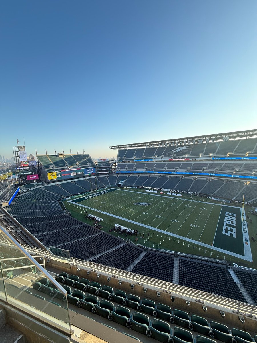 A beautiful day to play some football ☀️