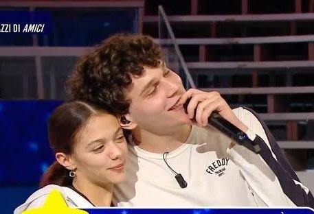Nuova edizione ma il furto a mani armate che hanno subito non l'ho perdonato 

#Amici25