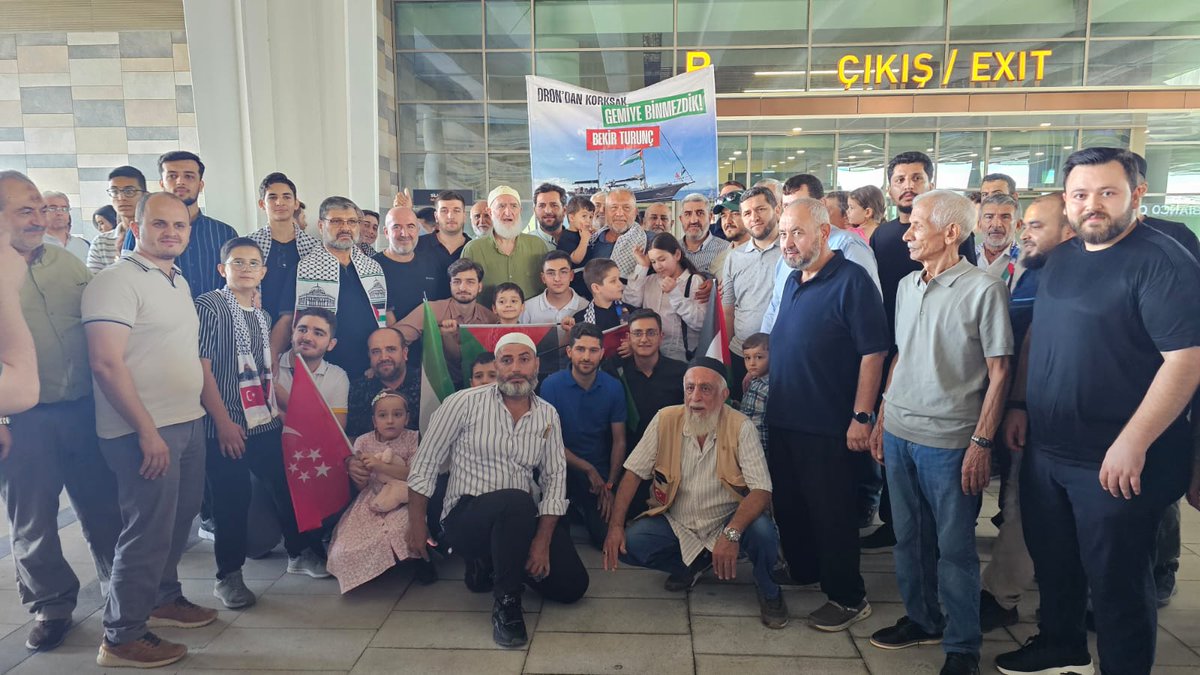 recepcaliskan's tweet photo. Mücahit Bekir Turunç ağabeyimizi Çukurova Havalimanı’nda büyük bir coşkuyla karşıladık.

Bu onurlu yolculukta yüreğini ortaya koyan tüm kahramanlarımıza gönülden teşekkür ediyoruz. 🇹🇷🇵🇸

@B_Turunc_

#GlobalSumudFlotilla https://t.co/DHxdBEPcy8