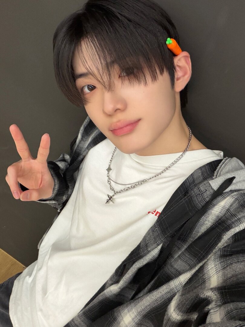 selfolssi ♤ tweet media