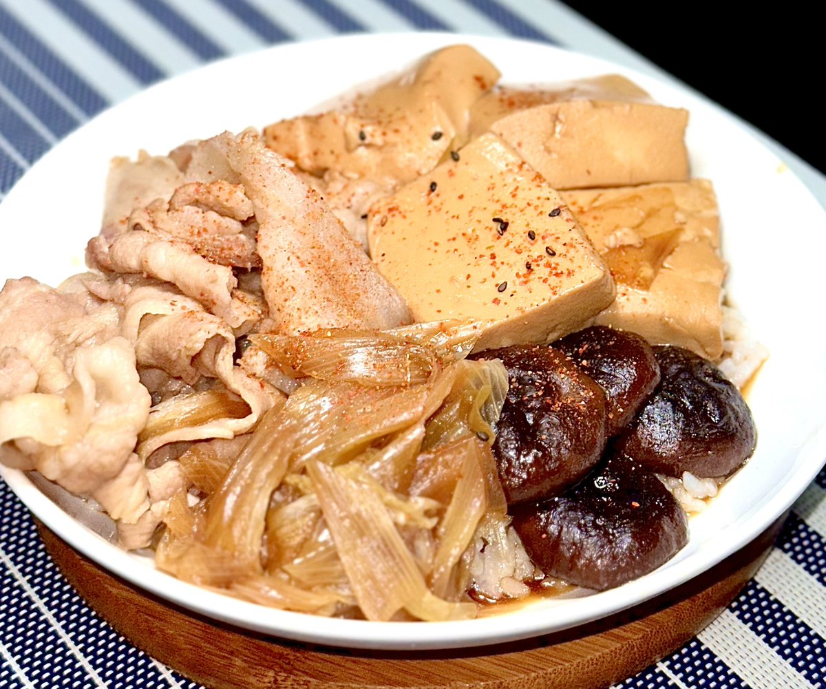 明日から仕事🤮

みなさん頑張りましょう💪

夕飯は豚バラすき焼き丼🐷