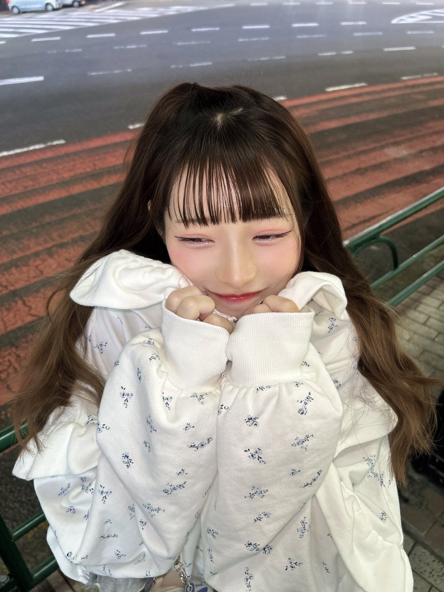 raraNECOPLA's tweet photo. 上目遣いしてみたけど恥ずかしくて照れちゃった🥹褒めてくれたら嬉しいな💭 https://t.co/Gs5Kg8P1eK