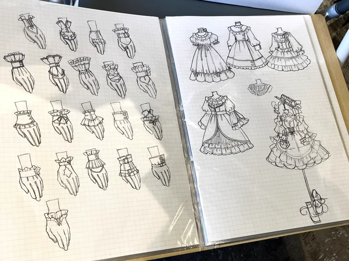 10月大分での展示会も来週から🙌
お洋服アイデアの元絵をまとめたファイルも持って行きます
ぜひアナログの質感も会場で楽しんで欲しいです😊

かるくびるど 絵とあそぼう展
2025年10月11日(土)・12日(日)・13日(月)

会場:大分市中央町3-5-16
ワザワザビル2F
レンタルスペース「eat(イート)」 