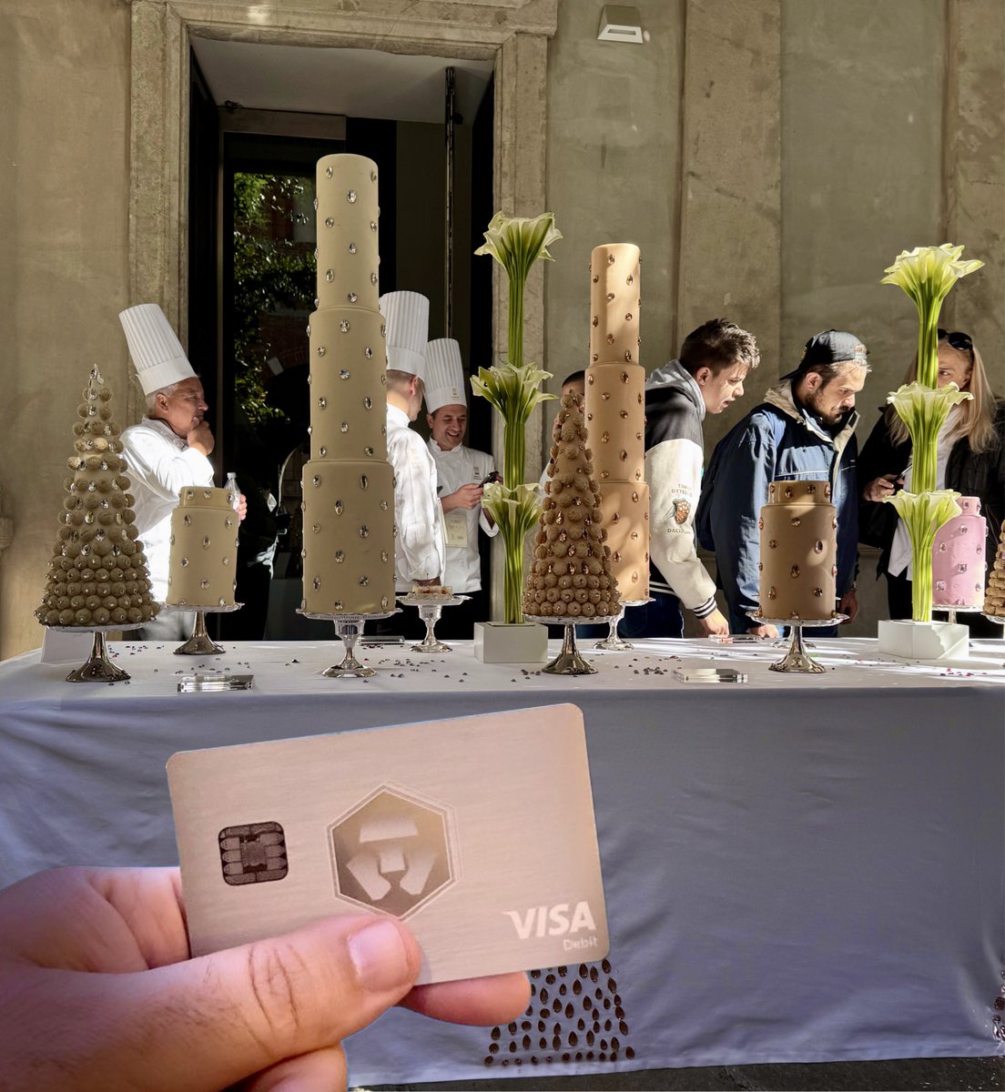 MisterCrypto137's tweet photo. Have a sweet Sunday #CroFam #Cro #CryptoComCard #CryptoIRL #IcyCro https://t.co/ctBcH2IY7S