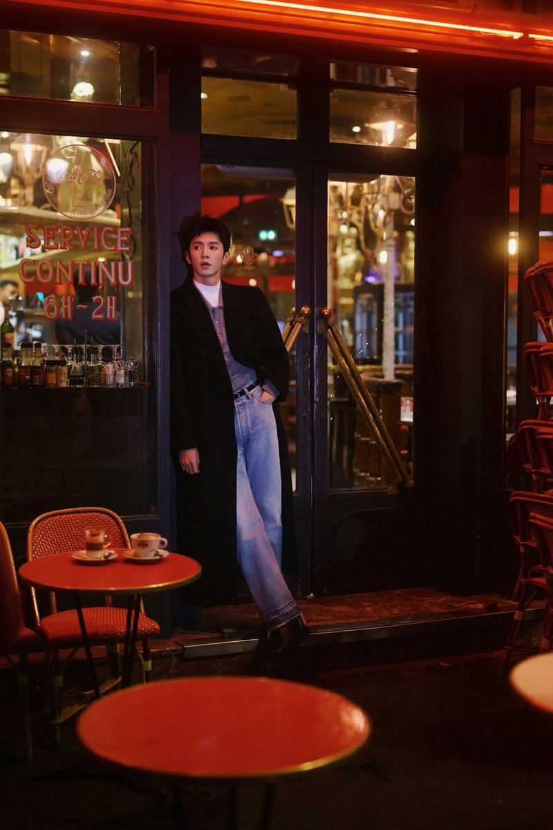 In the between busy schedules, after a long flight, he still bright in the Paris night.
CHEN ZHEYUAN IN PFW 2025
#ChenZheyuan
#ChenZheyuanxcelineSS26 
#ChenZheyuanxCELINE
<a href="/celineofficial/">CELINE</a>