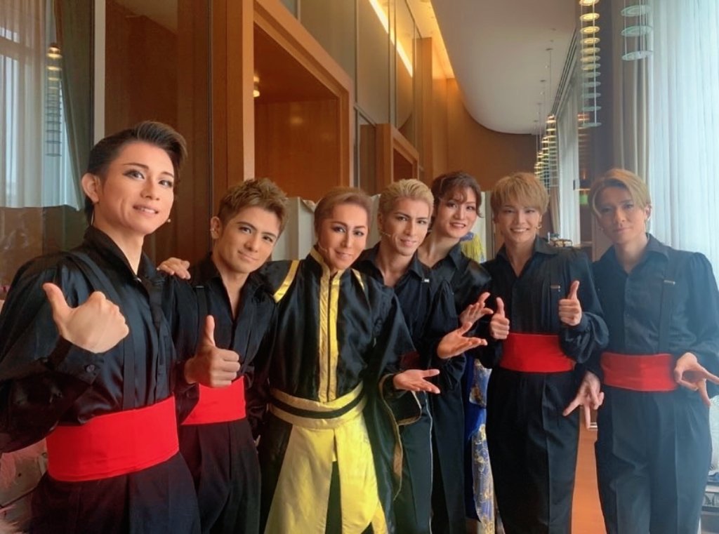 yusukeee_0716's tweet image. The Show「EXTENSION!」
大阪公演、千穐楽を迎え、無事に終演いたしました.

#FabulousRevueBoys の中でもいつものレビューとはまた違った作品 #EXTENSION.
あきらめないことを,希望を捨てないことを.
お客さまに届けながらも僕自身にも言っているそんな心打つ作品でした.…