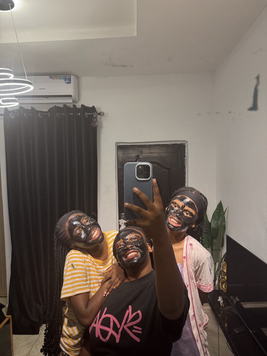 bbypsycho001's tweet photo. The trios core 😂. Still contemplating which is best for a wallpaper 😂😭 https://t.co/UhYAWwPw10