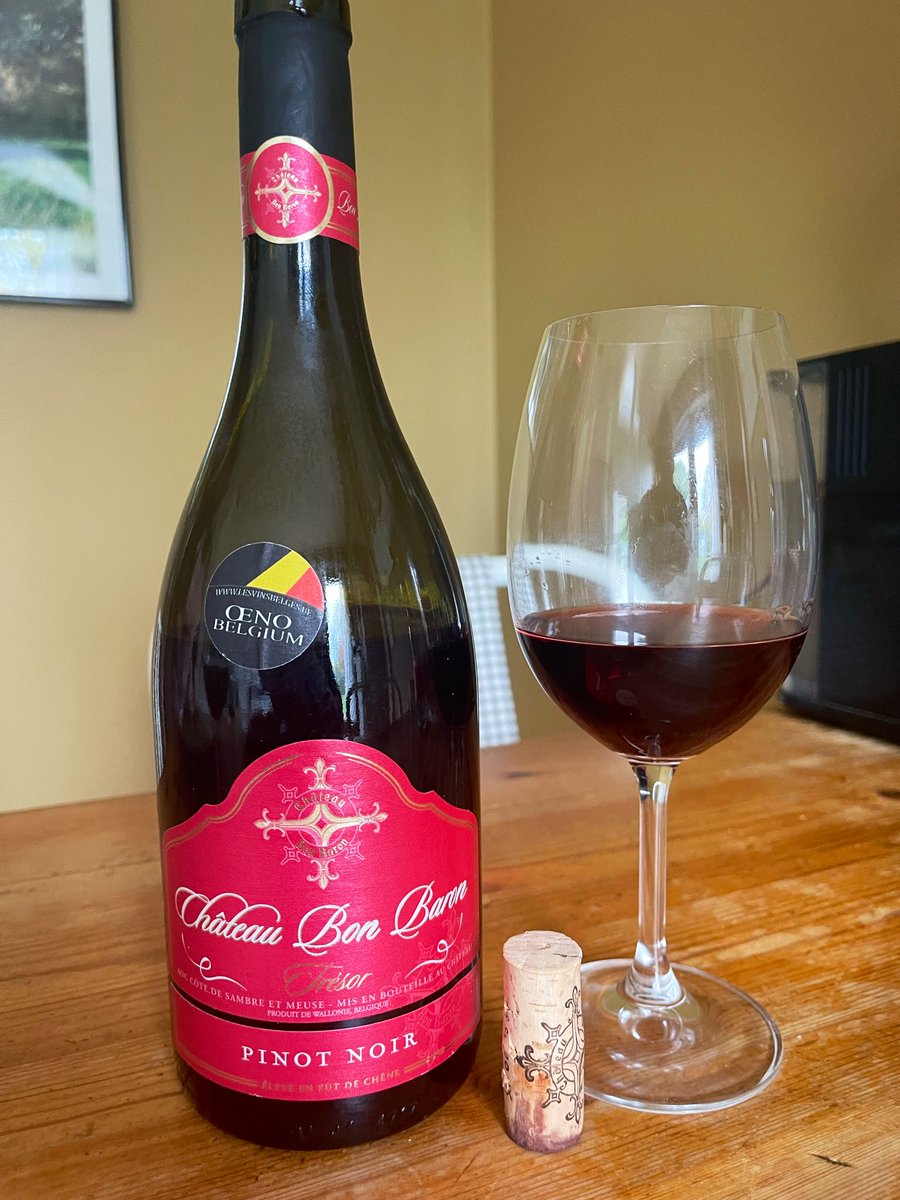 joukesp's tweet image. Good morning, Laura &amp;amp; friends.
Prayers for all.
Fresh, dry, 57°F
Lunch: stuffed bell pepper, wild rice w tomato sauce.
Superb ’12 Belgian PinotNoir by Ch. Bon Baron lm
90-92.
RSCA-RSCL now.
Visiting #1Daughter for coffee &amp;amp; #2Daughter afterwards (leaves for 5 wks Japan tomorrow!)