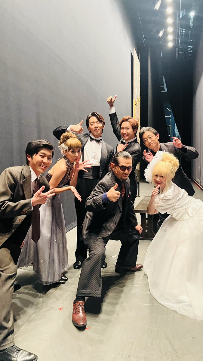 Bandy940626's tweet photo. 水谷千重子50周年記念公演「CAKUGO」
本日、無事に大千穐楽を迎えることができました。
全42ステージ、ご来場いただいた皆様。
千重子先生をはじめキャストの皆様。
スタッフ、並びに関係者の皆様。
ありがとうございました！
また皆さんにお会いできる日まで
これからも精進してまいります。 https://t.co/9udN8Vws96