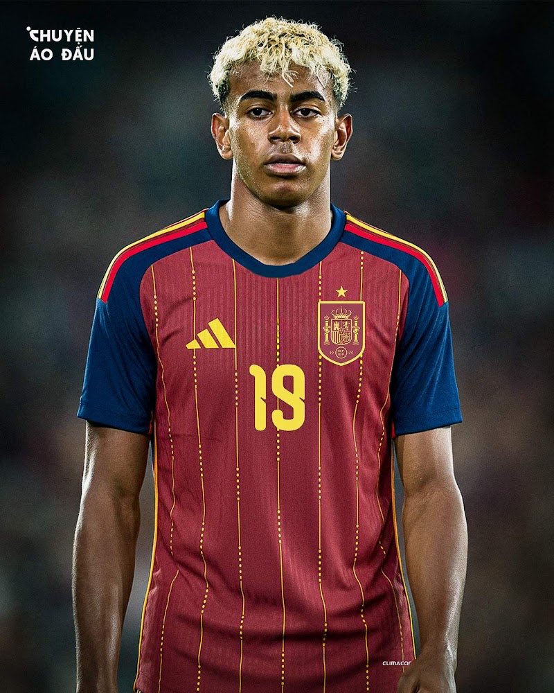 LaLigaBR's tweet photo. Uniformes da Espanha para a Copa do Mundo de 2026.

Aprovado? 

📷 @Footy_Headlines https://t.co/Tws6WzeZsT