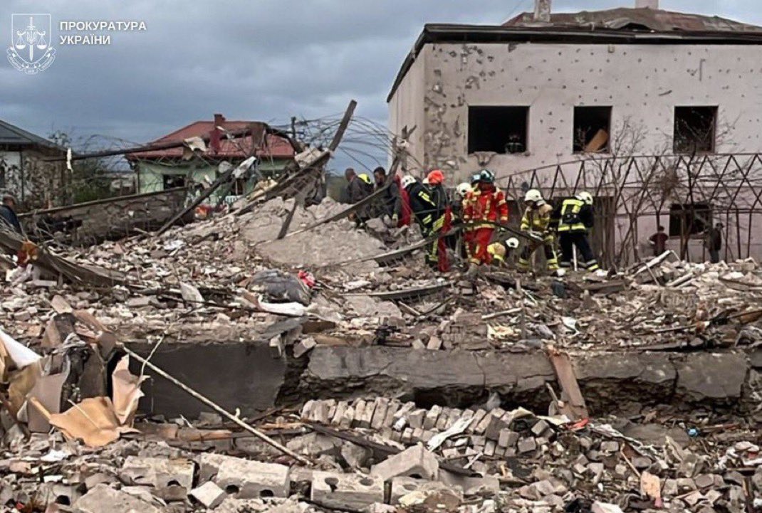 A Ukrainian family was killed in a Russian suicide drone strike on their home in Lviv this morning.

4 people were killed, including a 15-year-old girl