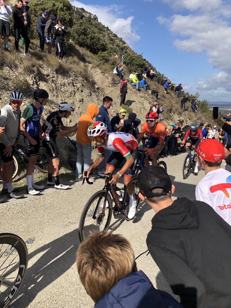 Yan Barry tweet media