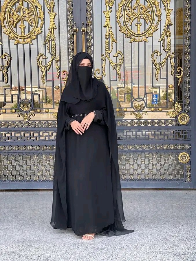 "دوست سینے کی پسلیوں کی مانند ہیں، 😓🦋
جو اس وقت سہارا بنتے ہیں🥺💔
 جب زمانے کی سختیوں سے تمہارا دل لرز جائے۔"💯