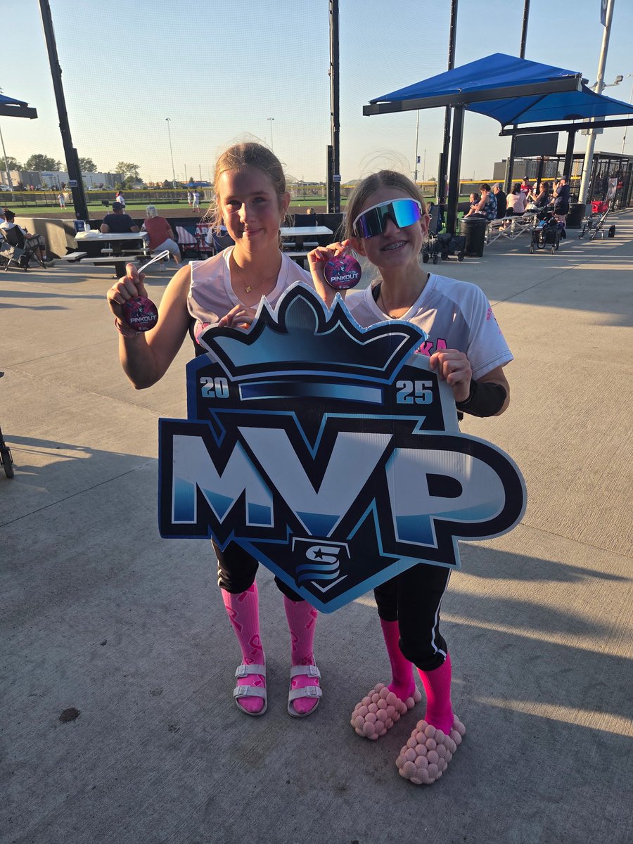 neforcegold's tweet photo. Finished the day in pool play going 2-1-1 at the CIS Pinkout.
-Alivia Shada-4 Ks in Game 3
-Olivia Anderson-4 Ks Game 4
-JJ Adler-MVP Game 3
-Kendall Saathoff-MVP Game 4
Bracket play starts today at 10:30! https://t.co/zWdl7PD8WN