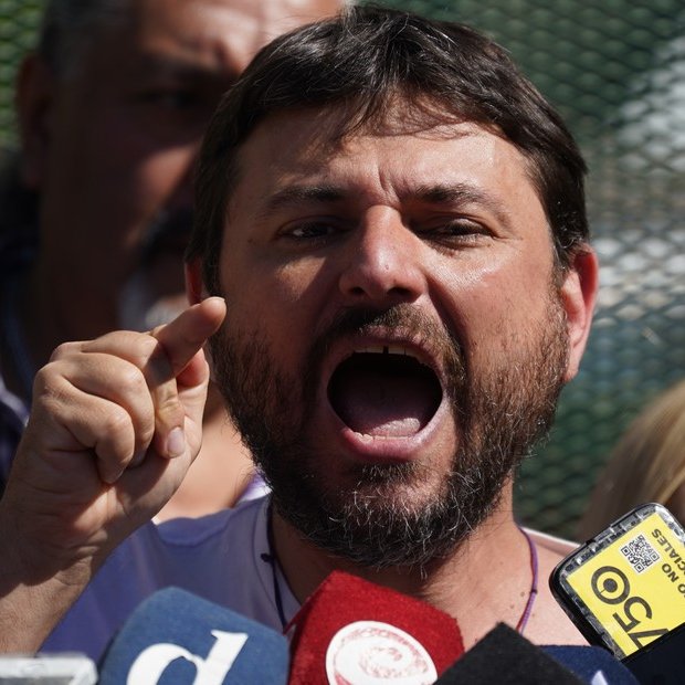 JUAN GRABOIS CHICANEÓ A ESPERT: “UN DÍA SOS UN PISTOLERO MATADOR Y AL DÍA SIGUIENTE UN NENITO LLORANDO”

El candidato a diputado por Fuerza Patria arremetió contra José Luis Espert tras una entrevista en Radio Mitre en la que el diputado oficialista se quebró al aire y lo acusó