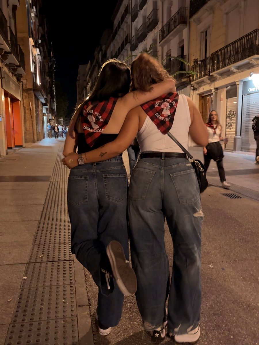 andriuugf's tweet photo. A Zaragoza siempre hay que volver… 

Pilares’25 ❤️‍🔥 https://t.co/cVmZP7Z8Q9