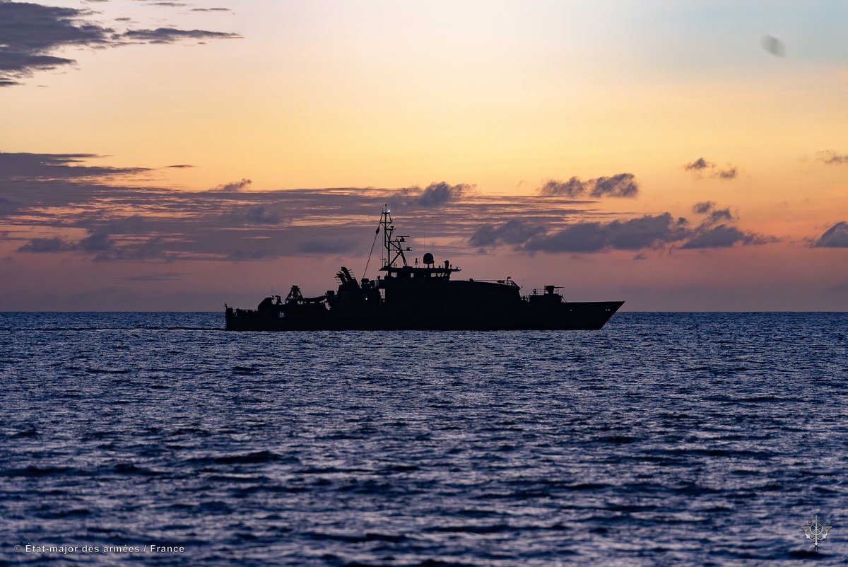 EtatMajorFR's tweet photo. 📍Guyane | Retour sur la mission #POLPECHE 

Dans la zone économique exclusive 🇫🇷 au large de la Guyane, les armées 🇫🇷, en appui des forces de sécurité intérieure, continuent de lutter contre la pêche illicite 🐠
 
🎯 Défendre notre territoire et ses ressources halieutiques. https://t.co/wj3zX7oEXc