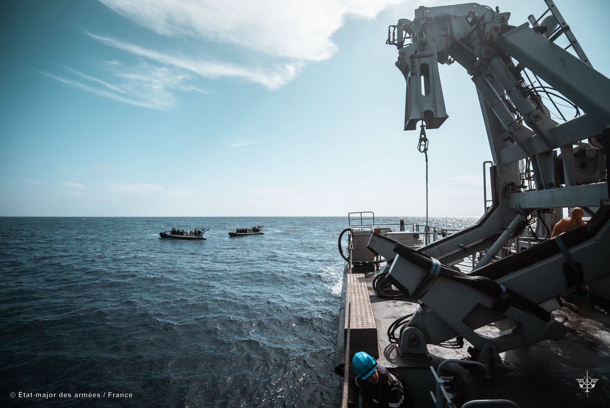 EtatMajorFR's tweet photo. 📍Guyane | Retour sur la mission #POLPECHE 

Dans la zone économique exclusive 🇫🇷 au large de la Guyane, les armées 🇫🇷, en appui des forces de sécurité intérieure, continuent de lutter contre la pêche illicite 🐠
 
🎯 Défendre notre territoire et ses ressources halieutiques. https://t.co/wj3zX7oEXc