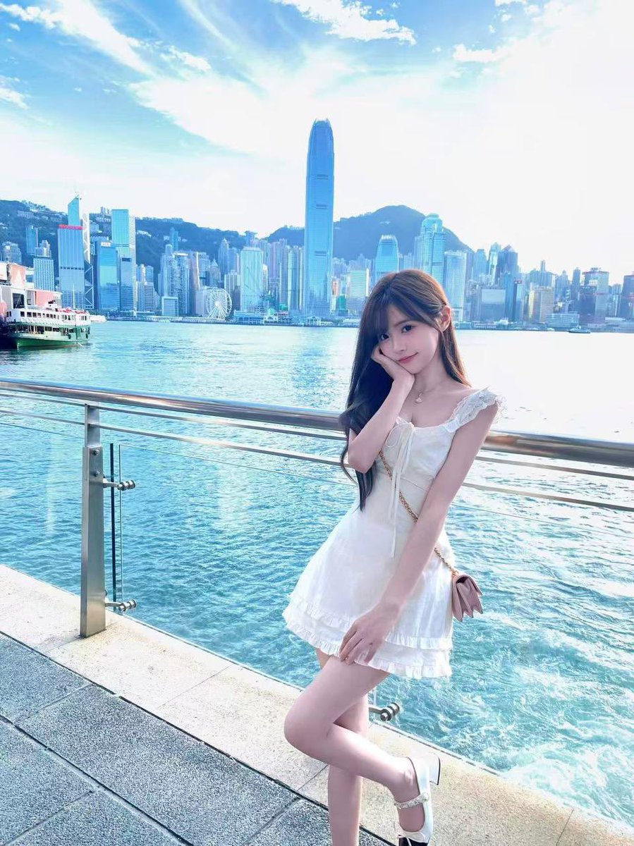 福利姬灵灵全球cos外围经济（全国独家资源）分享的黄推图片3 - 网红私拍内容