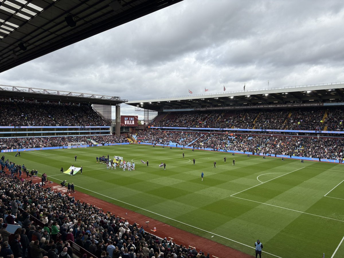 RedheadSimon's tweet image. UTC. COME ON.