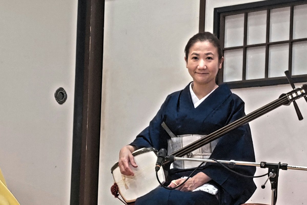 第44回真山隼人ﾂｷｲﾁ独演会10/5　18時~於:木馬亭(台東区浅草2)　　浪曲　真山隼人
「沖田総司哀史(室町京之介・作」隼人　さくら
「エッセイ浪曲~浪界の玉三郎(大阪松竹座・G桂二葉)」隼人　さくら
~仲入り~
「鳥羽の恋塚(袈裟と盛遠)」隼人　さくら
曲師(三味線)　沢村さくら