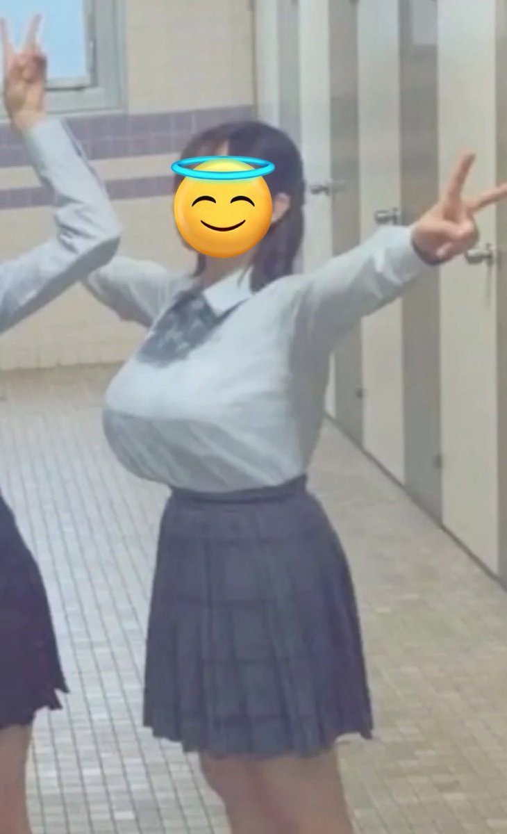 yu_m1o0's tweet photo. いや笑笑
私の卒アルよ笑笑
どんだけでかいねん

#いいねでDM #裏アカ女子 https://t.co/QvqBa6CTeB