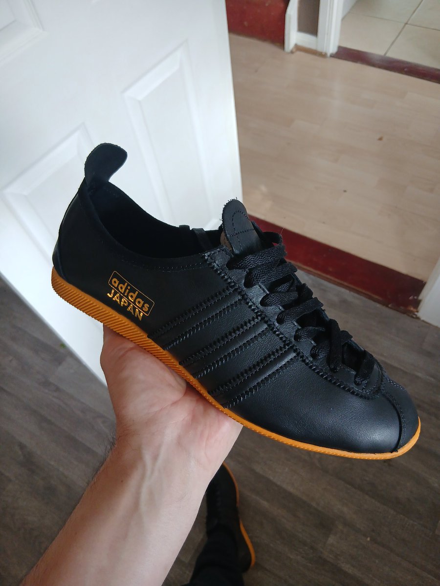 TheTel4's tweet photo. First outing for the new Japan's today. 

Changed the laces to black @adiFamily_ https://t.co/mO8ijvOQzi