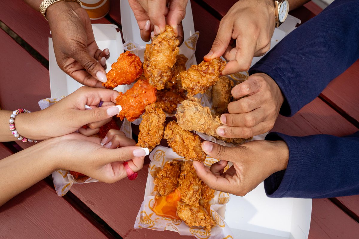 natprovisioner's tweet image. QSR chain @ChurchsChicken is adding bone-in wings to the menu, debuting in four flavor varieties.

➡️ Learn more here: brnw.ch/21wWmol
#chicken #wings #QSR #ChickenWings