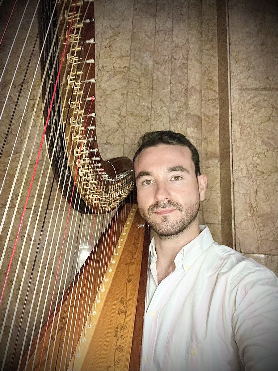 Vuelta al foso. Segunda temporada con <a href="/OFIL_Orquesta/">Oviedo Filarmonía</a>. Con 16 años compré el Cd de la grabación en vivo de Roméo et Juliette de #Gounod de <a href="/operaoviedo/">Ópera de Oviedo</a> que protagonizaron en 2002 <a href="/AinhoaArteta_/">AINHOA ARTETA OFICIAL</a> y <a href="/RolandoVillazon/">Rolando Villazón</a>. 23 años después tengo la suerte de tocar en su reposición. ❤️