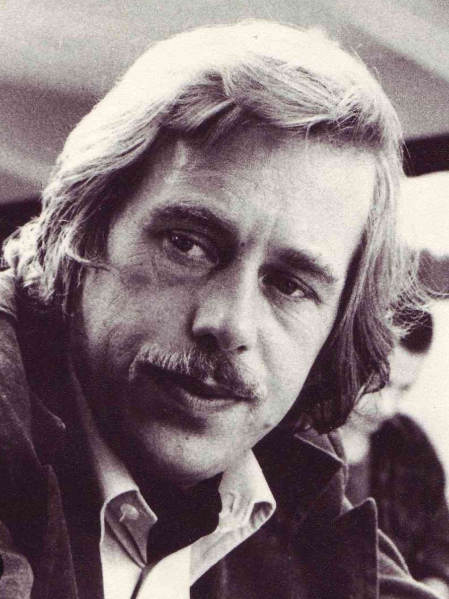 5.10. narozeniny slavili Václav Havel a moje maminka. Moc si to tam nahoře oslavte a držte nám palce. ✌🏻